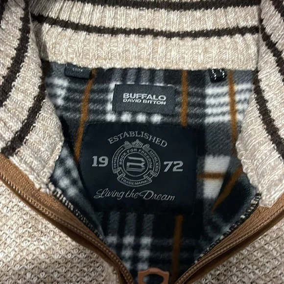 NWOT men’s sweater - Picture 2 of 7
